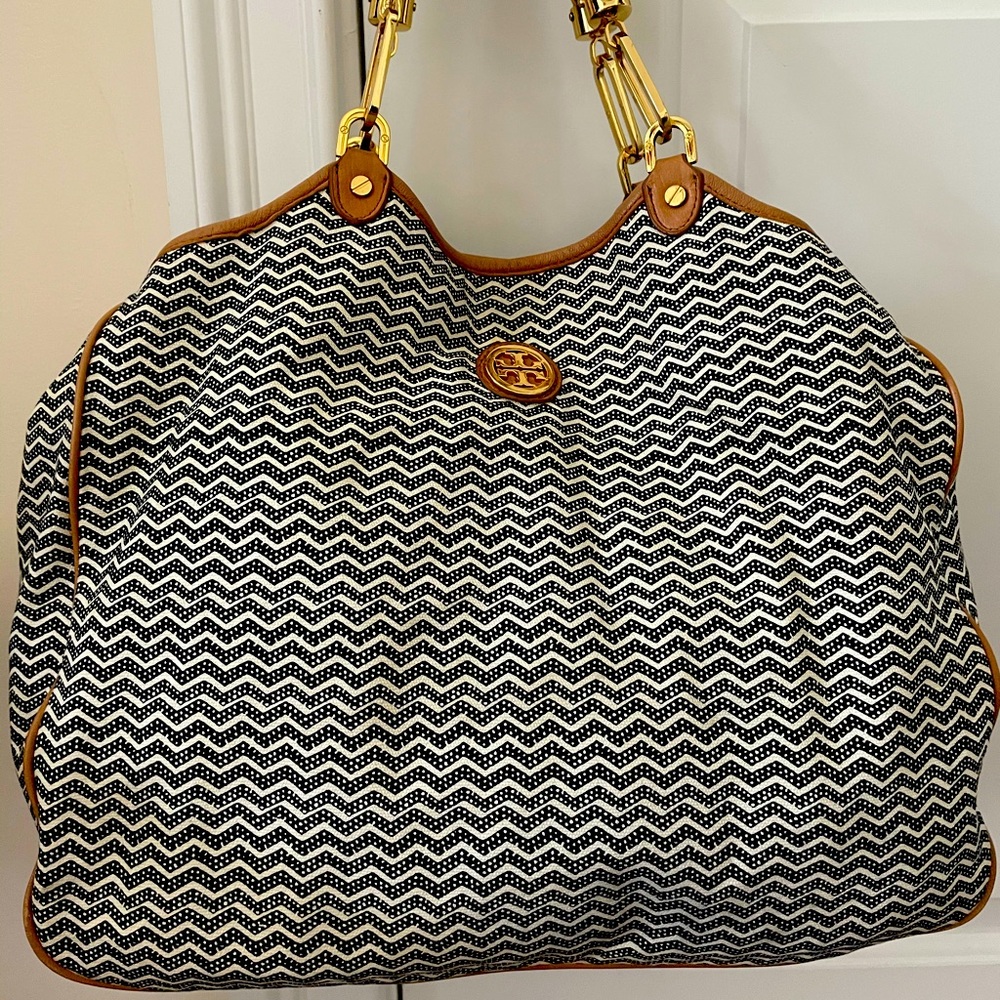 Tory Burch Chevron Tote Bag, no dust bag included.